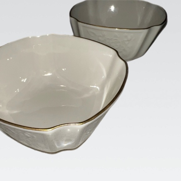 LENOX Ivory Cream Embossed Floral Bowl - 24K Gold Trim 4.5